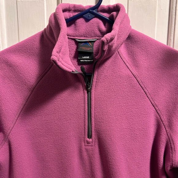 NWOT Women’s Narragansett Traders fleece pullover L - Picture 2 of 6